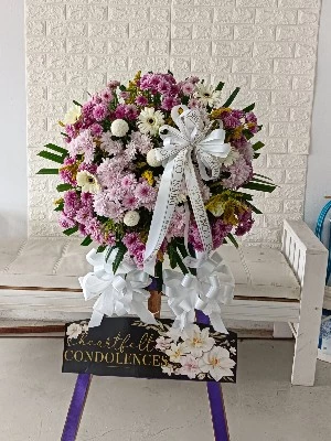 Condolence Spray Wreath, 1 tier
